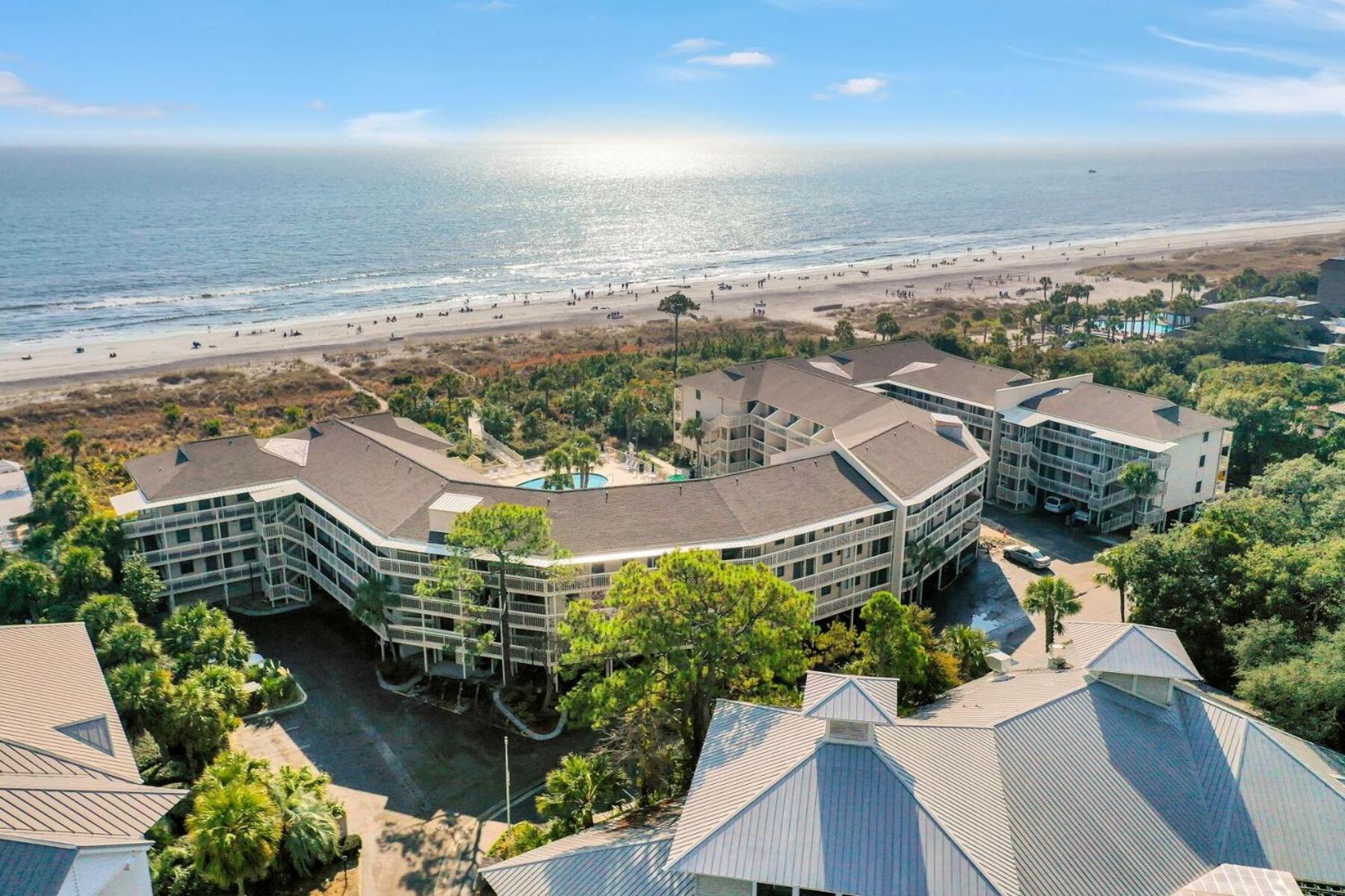 The Breakers #220 Beach Condo, Beautiful Ocean View At Coligny Beach, 4 N Forest Beach Drive Hilton Head, Walk To All Shops Restaurants, Renovated Jan 2024, Vacation Rental Hhi Llc Hilton Head Island Exterior photo