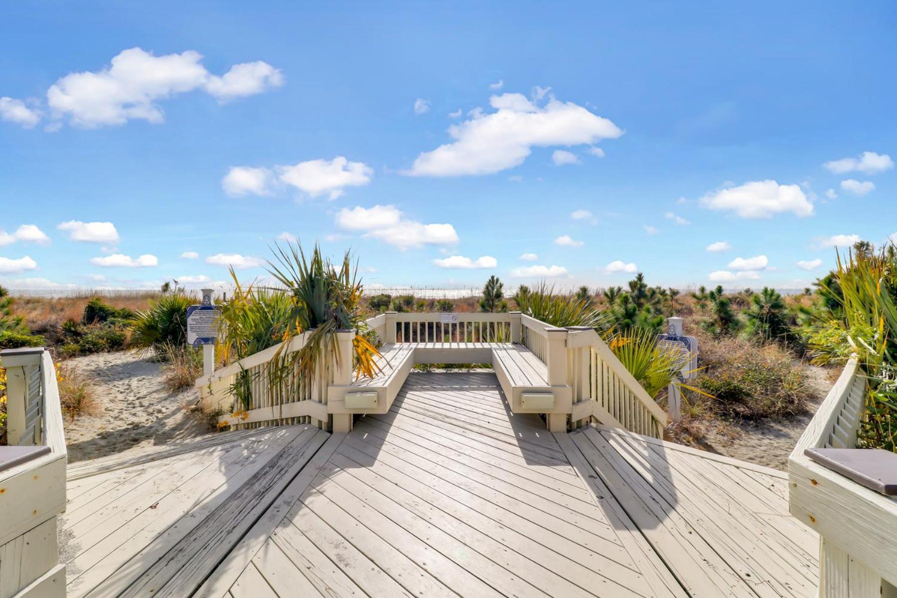 The Breakers #220 Beach Condo, Beautiful Ocean View At Coligny Beach, 4 N Forest Beach Drive Hilton Head, Walk To All Shops Restaurants, Renovated Jan 2024, Vacation Rental Hhi Llc Hilton Head Island Exterior photo