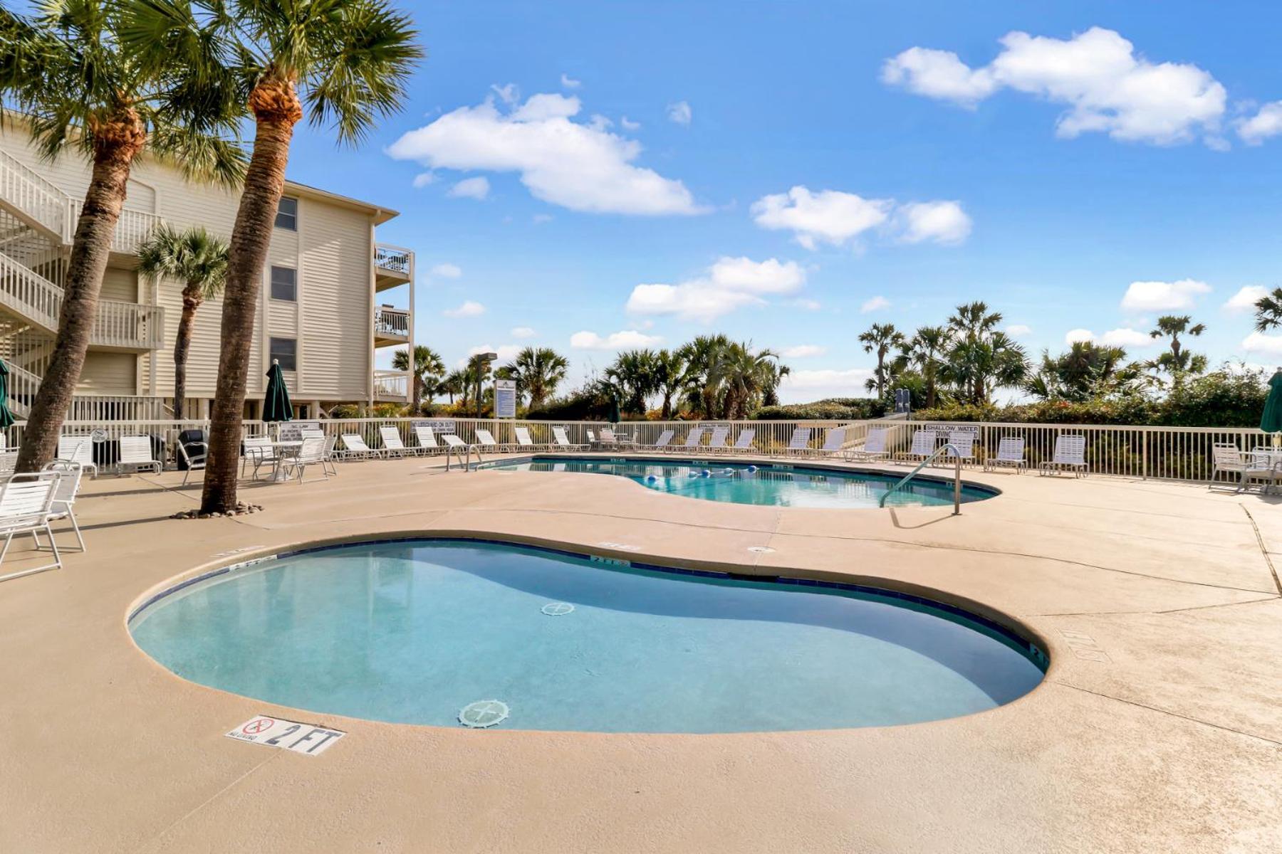 The Breakers #220 Beach Condo, Beautiful Ocean View At Coligny Beach, 4 N Forest Beach Drive Hilton Head, Walk To All Shops Restaurants, Renovated Jan 2024, Vacation Rental Hhi Llc Hilton Head Island Exterior photo