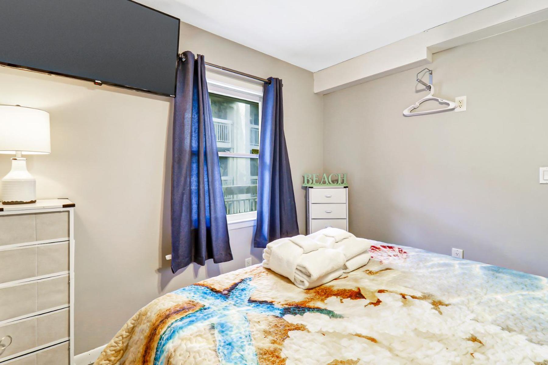 The Breakers #220 Beach Condo, Beautiful Ocean View At Coligny Beach, 4 N Forest Beach Drive Hilton Head, Walk To All Shops Restaurants, Renovated Jan 2024, Vacation Rental Hhi Llc Hilton Head Island Exterior photo