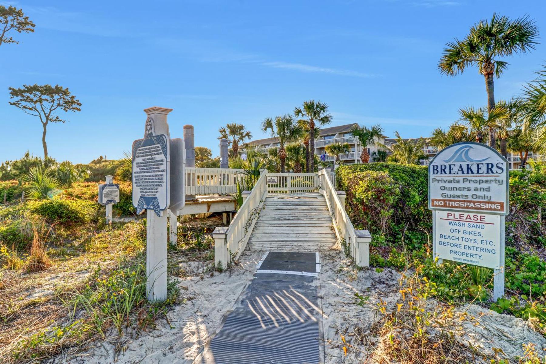 The Breakers #220 Beach Condo, Beautiful Ocean View At Coligny Beach, 4 N Forest Beach Drive Hilton Head, Walk To All Shops Restaurants, Renovated Jan 2024, Vacation Rental Hhi Llc Hilton Head Island Exterior photo