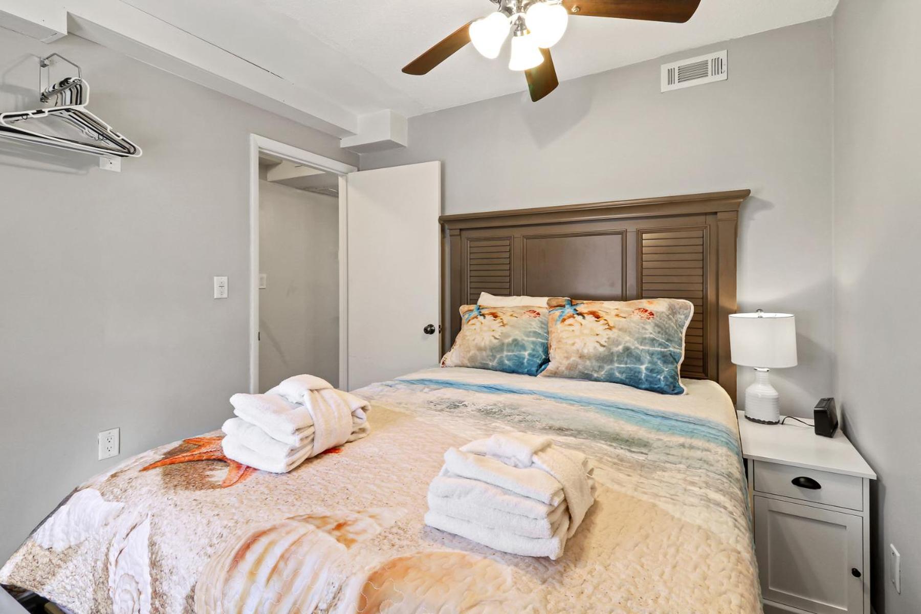 The Breakers #220 Beach Condo, Beautiful Ocean View At Coligny Beach, 4 N Forest Beach Drive Hilton Head, Walk To All Shops Restaurants, Renovated Jan 2024, Vacation Rental Hhi Llc Hilton Head Island Exterior photo