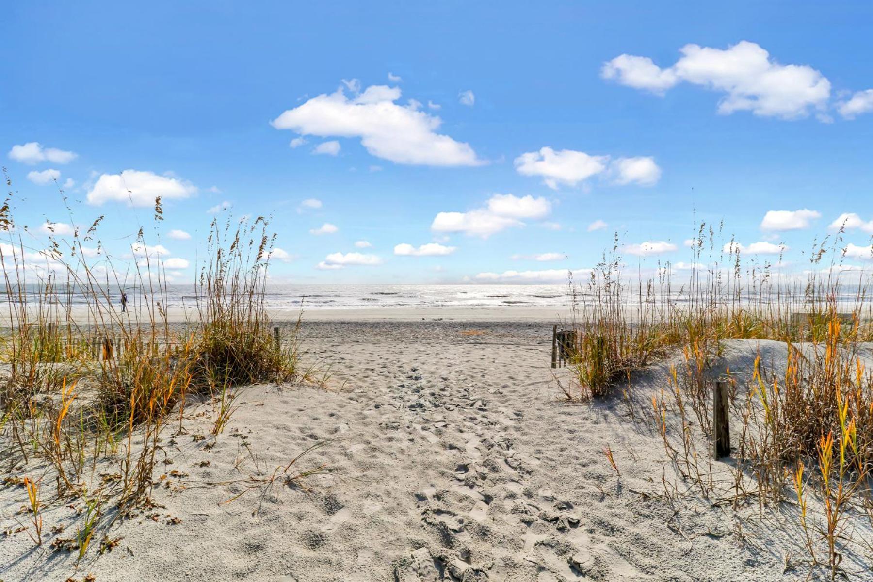 The Breakers #220 Beach Condo, Beautiful Ocean View At Coligny Beach, 4 N Forest Beach Drive Hilton Head, Walk To All Shops Restaurants, Renovated Jan 2024, Vacation Rental Hhi Llc Hilton Head Island Exterior photo
