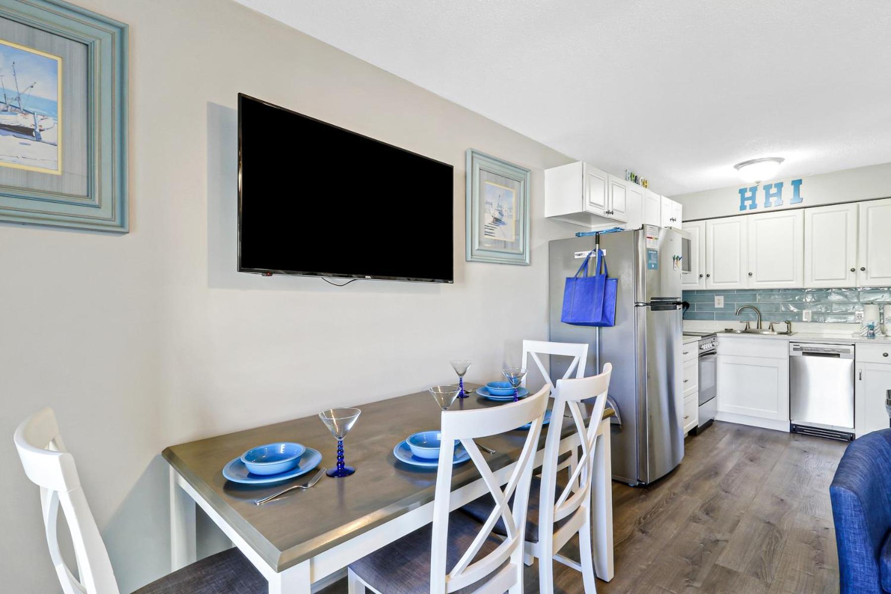 The Breakers #220 Beach Condo, Beautiful Ocean View At Coligny Beach, 4 N Forest Beach Drive Hilton Head, Walk To All Shops Restaurants, Renovated Jan 2024, Vacation Rental Hhi Llc Hilton Head Island Exterior photo