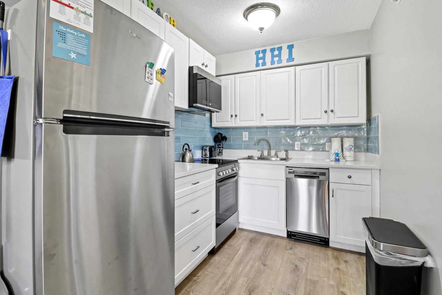 The Breakers #220 Beach Condo, Beautiful Ocean View At Coligny Beach, 4 N Forest Beach Drive Hilton Head, Walk To All Shops Restaurants, Renovated Jan 2024, Vacation Rental Hhi Llc Hilton Head Island Exterior photo
