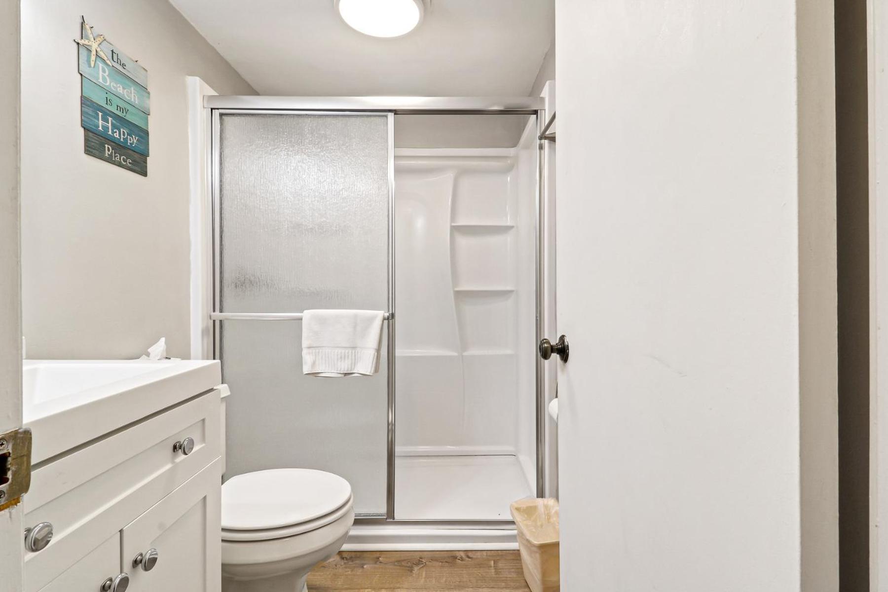 The Breakers #220 Beach Condo, Beautiful Ocean View At Coligny Beach, 4 N Forest Beach Drive Hilton Head, Walk To All Shops Restaurants, Renovated Jan 2024, Vacation Rental Hhi Llc Hilton Head Island Exterior photo